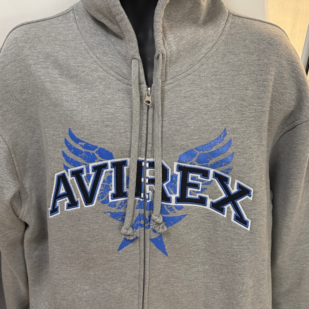 Avirex Black and White Logo Tag
